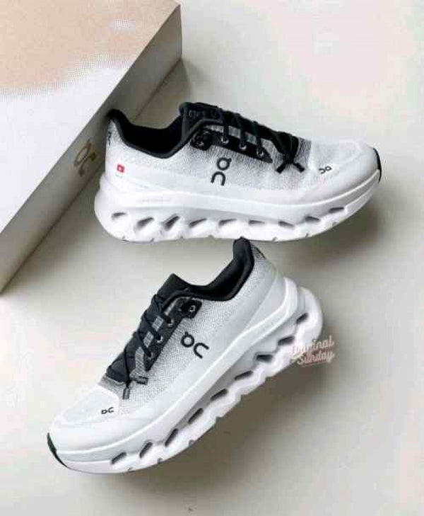 ON CLOUD TILT 2 0 BLACK IVORY