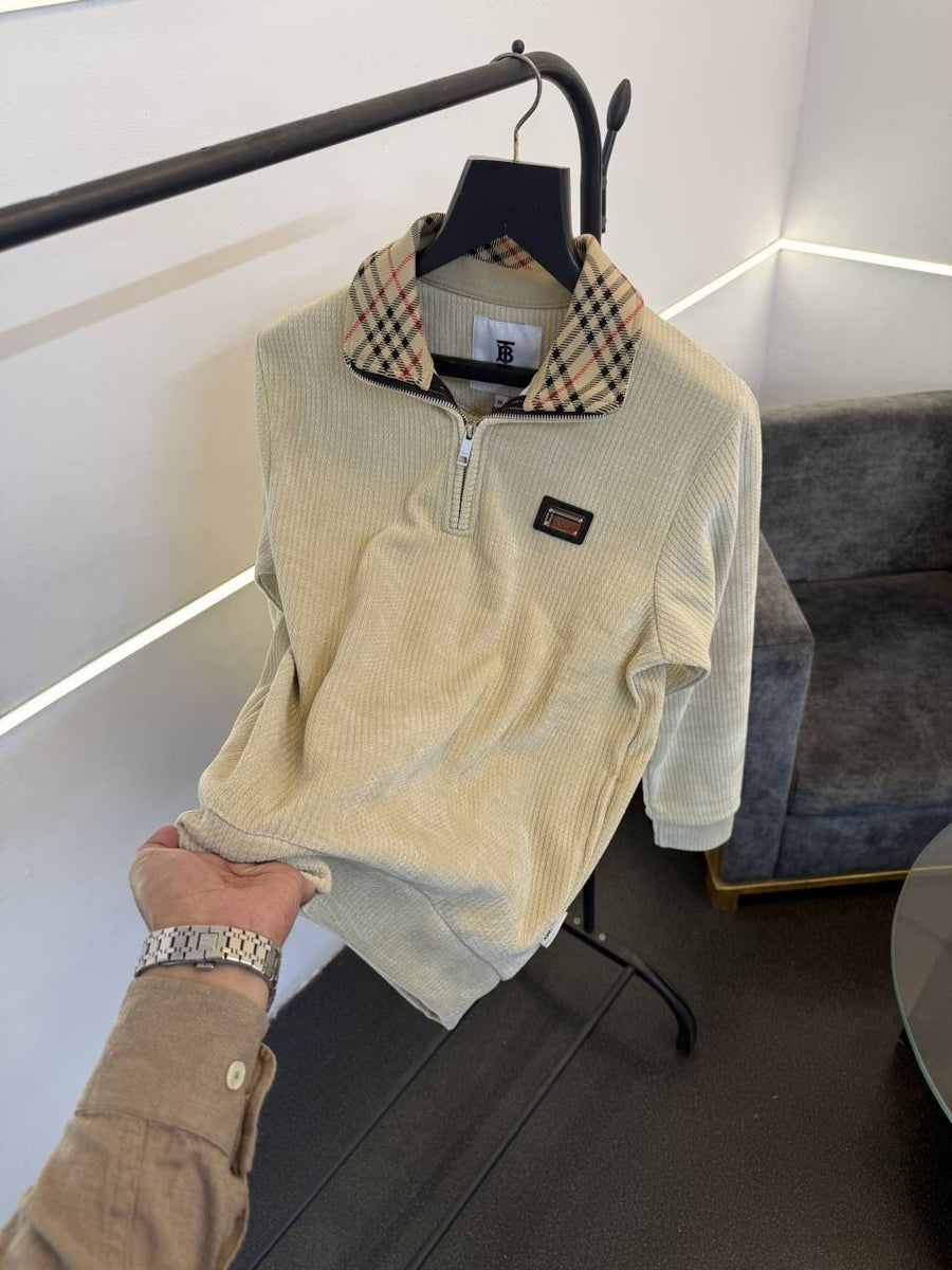 Burberry woollen knitted blend imported sweatshirt with steel logo on chest and brand zip cream