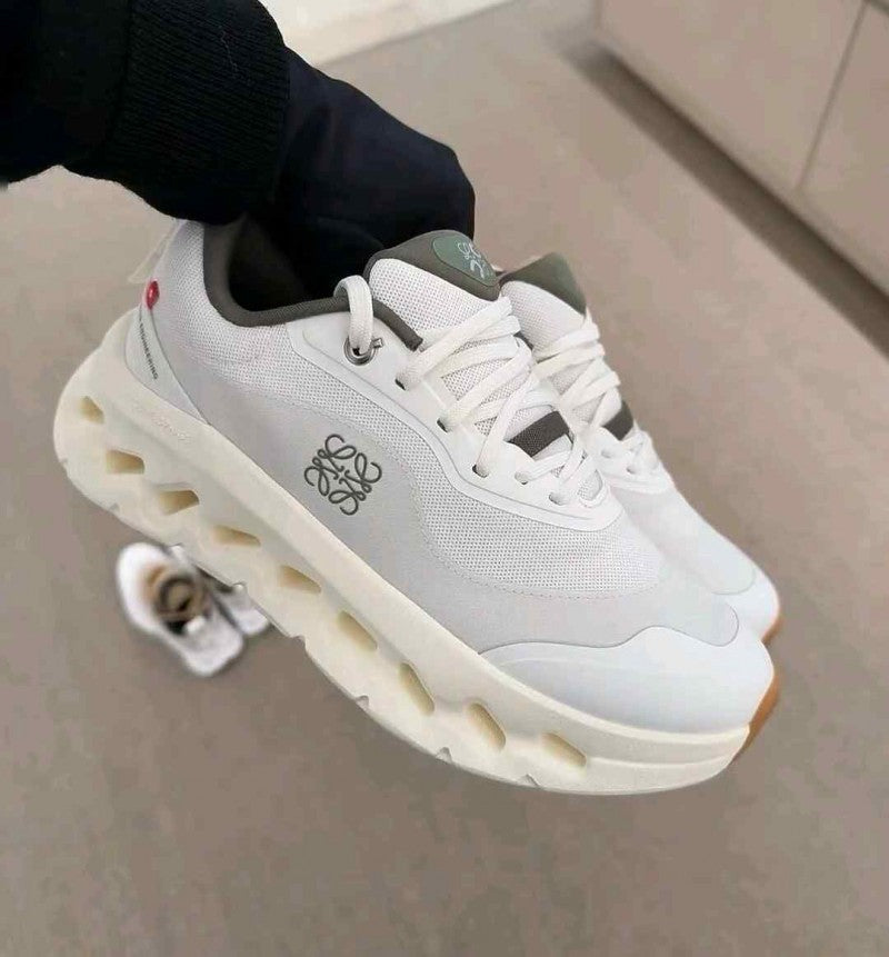 LOEWE X ON Cloudtilt 2 0 white green