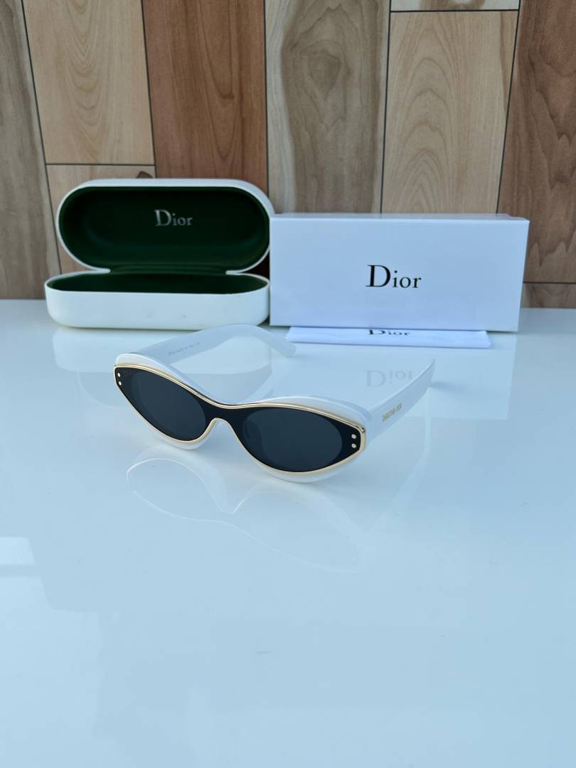 Dior_71558_white