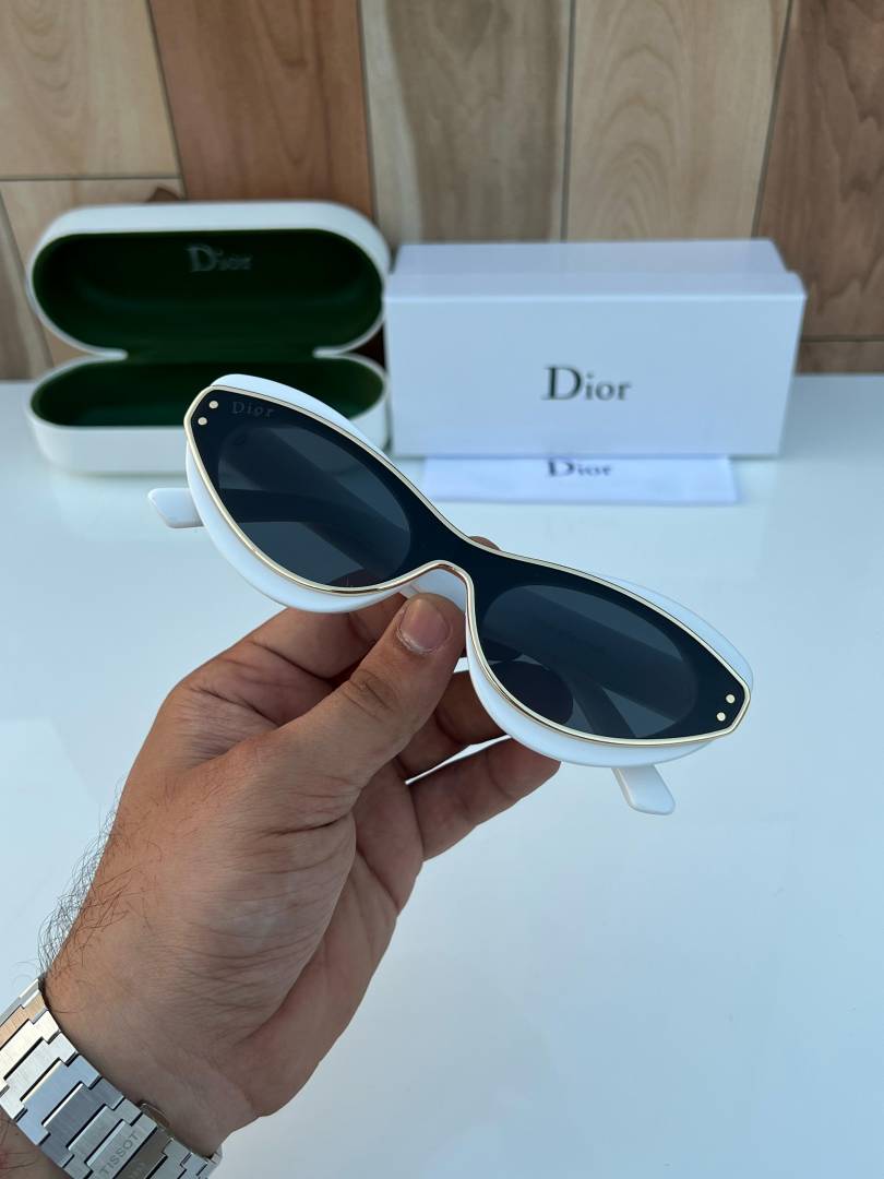 Dior_71558_white