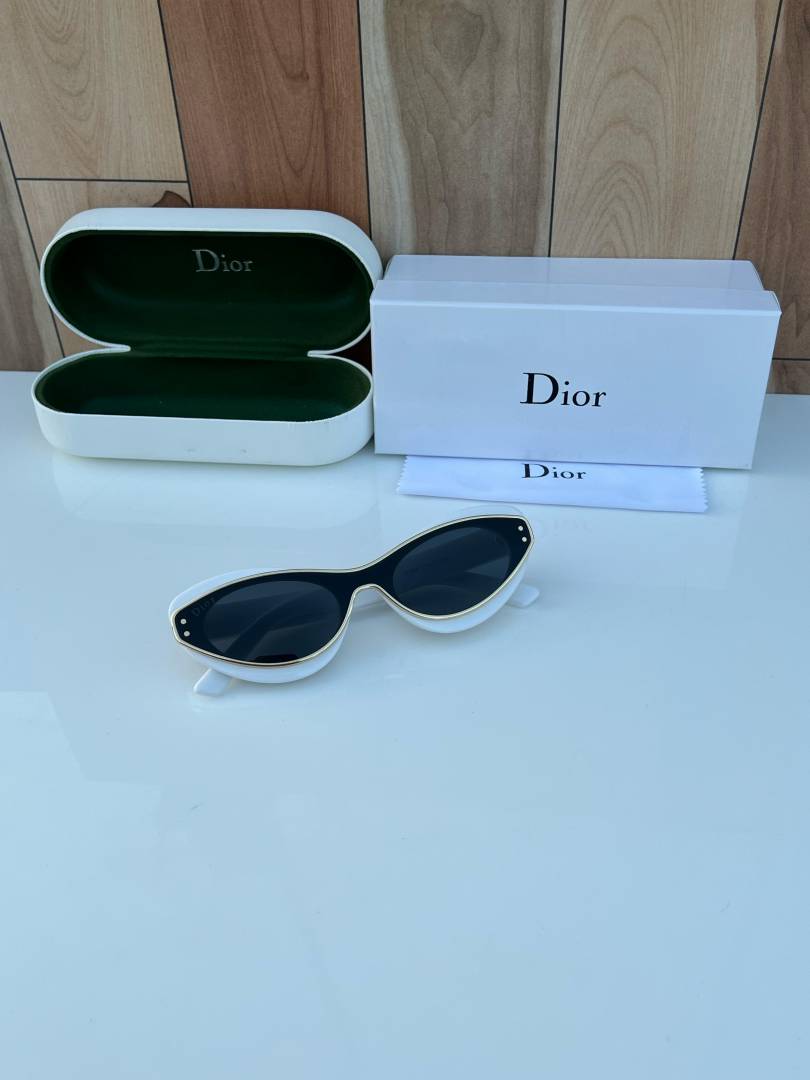 Dior_71558_white