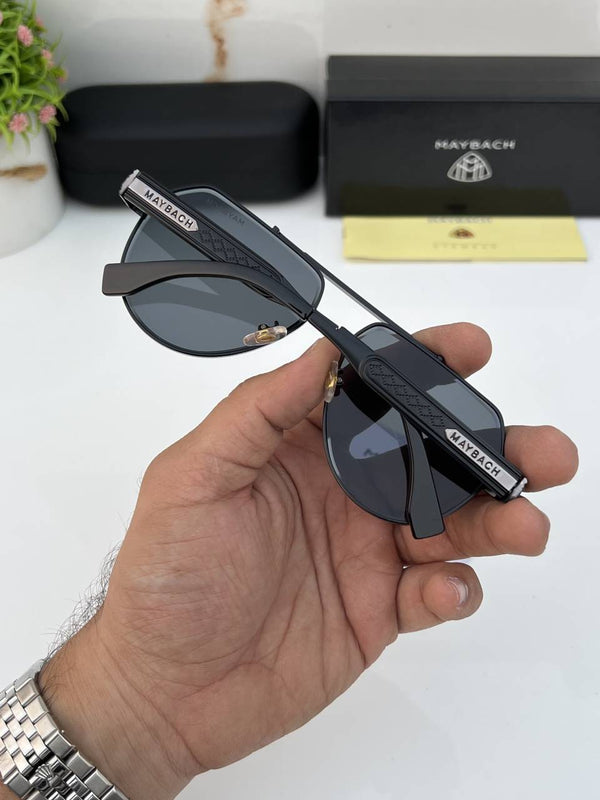 Maybach_72395_black_silver