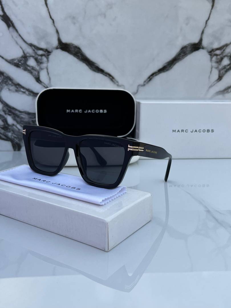 Marc_jacobs_1002_full_black
