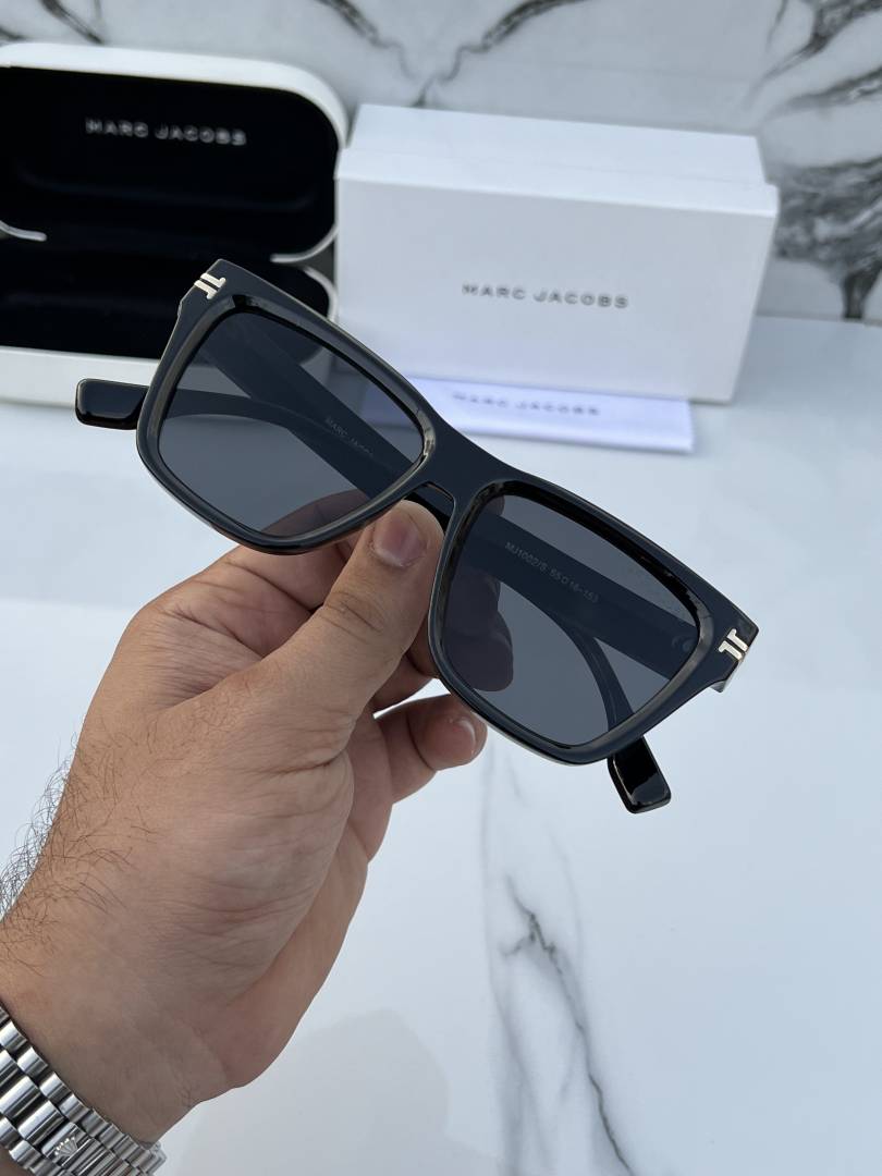 Marc_jacobs_1002_full_black