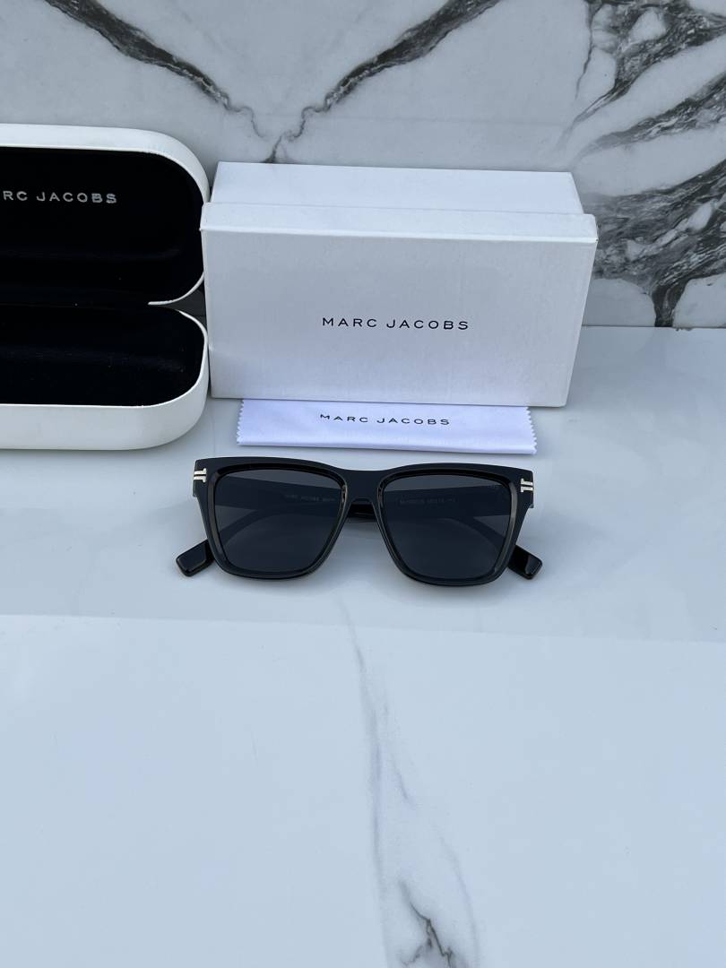 Marc_jacobs_1002_full_black