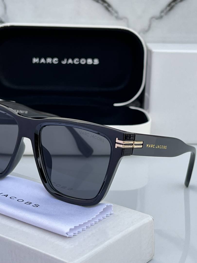 Marc_jacobs_1002_full_black