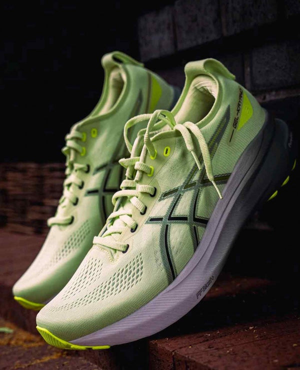 ASICCSS. GEL-KAYANO 31