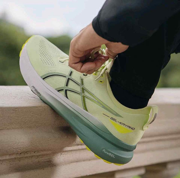 ASICCSS. GEL-KAYANO 31