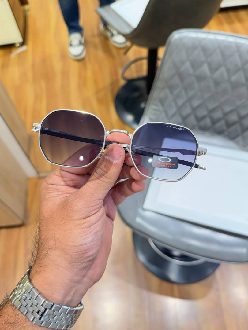 Oakley 24013 silver black