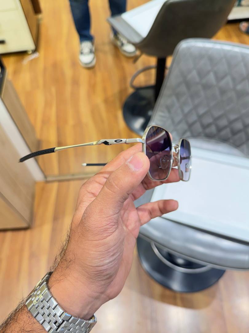 Oakley 24013 silver black