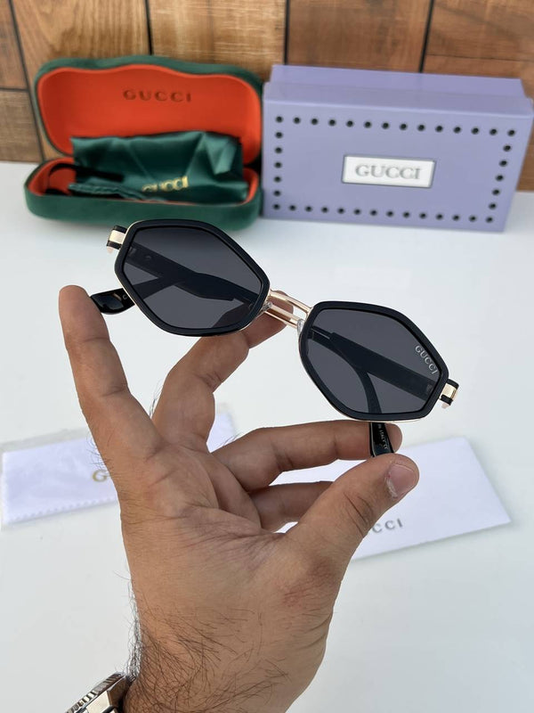 Gucci_614_gold_black