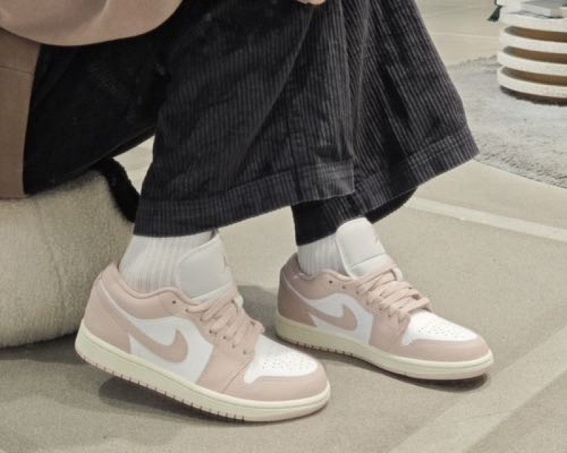 Nike AIR JORDAN 1 LOW PINK OXFORD WOMEN