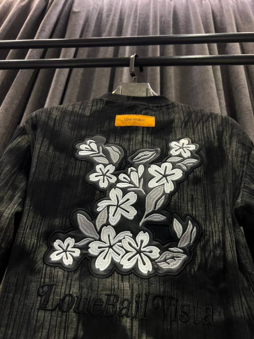 Louis Vuitton IMPORTED SWEATSHIRT STORE ARTICLE WHITE AND GREY
