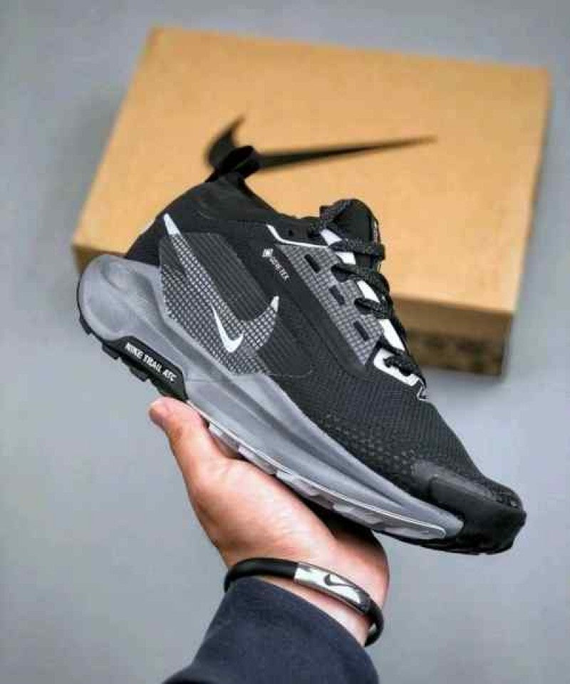 Nike React Pegasus Trail 5 GTX Trainer Black White 210