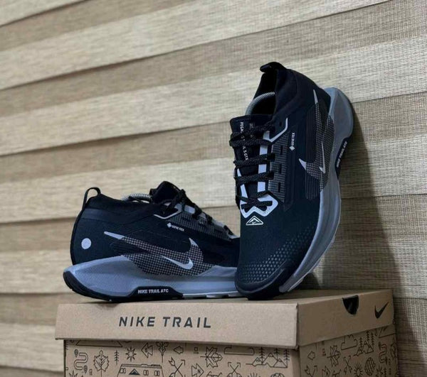 Nike React Pegasus Trail 5 GTX Trainer Black White 210