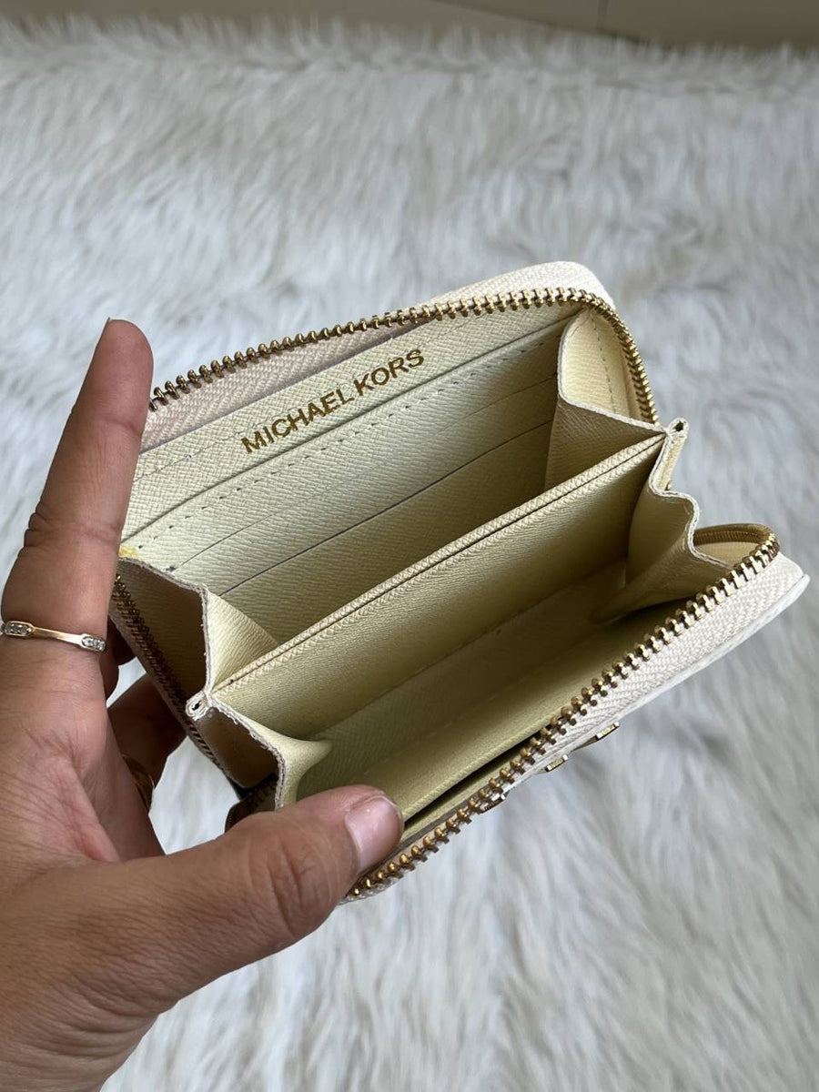 Michael_Kors_137_Zippy_Wallet_With_OriginalBox_DustCover_Premium