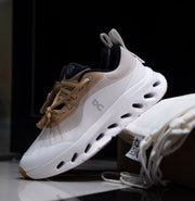 On cloudtilt 2 0 X LOEWE Tan Gum
