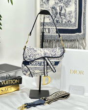 Dior_Saddle_Blue_Toile_de_Jouy_Embroidery_With_OG_Box_&_Dust_Bag_(Blue_Tiger-1035)