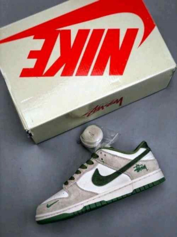 Nike Stussy X SB Dunk Low White Green