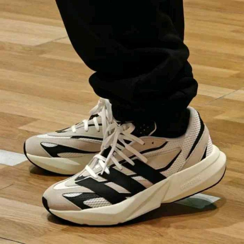Adidas Lightblaze Sneakers Beige