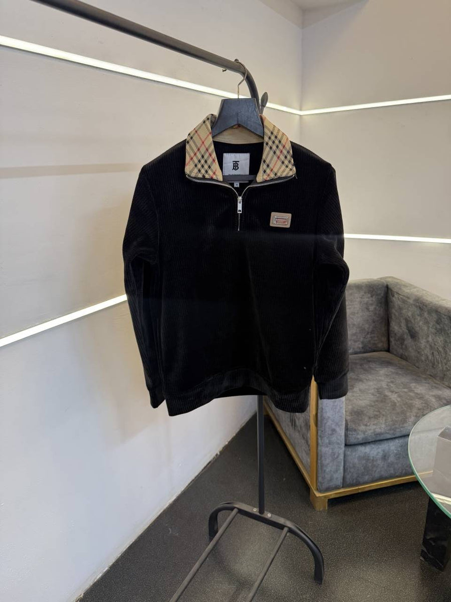Burberry woollen knitted blend imported sweatshirt with steel logo on chest and brand zip black