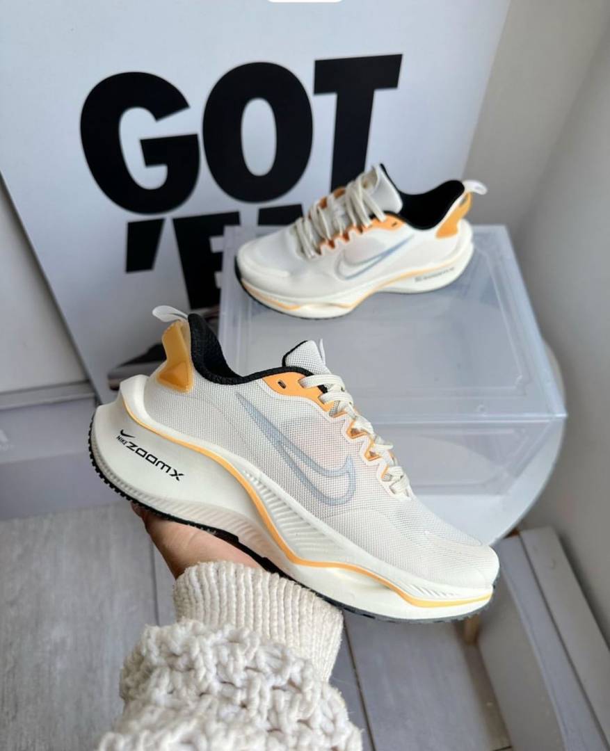 Nike Zoom Smily Yellow Gold
