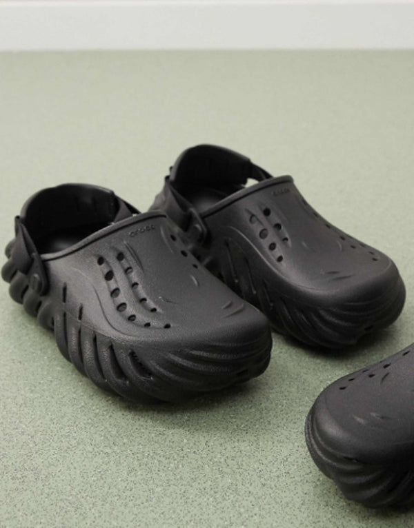 Crocs Echo Clogs Black With og box and carry bag