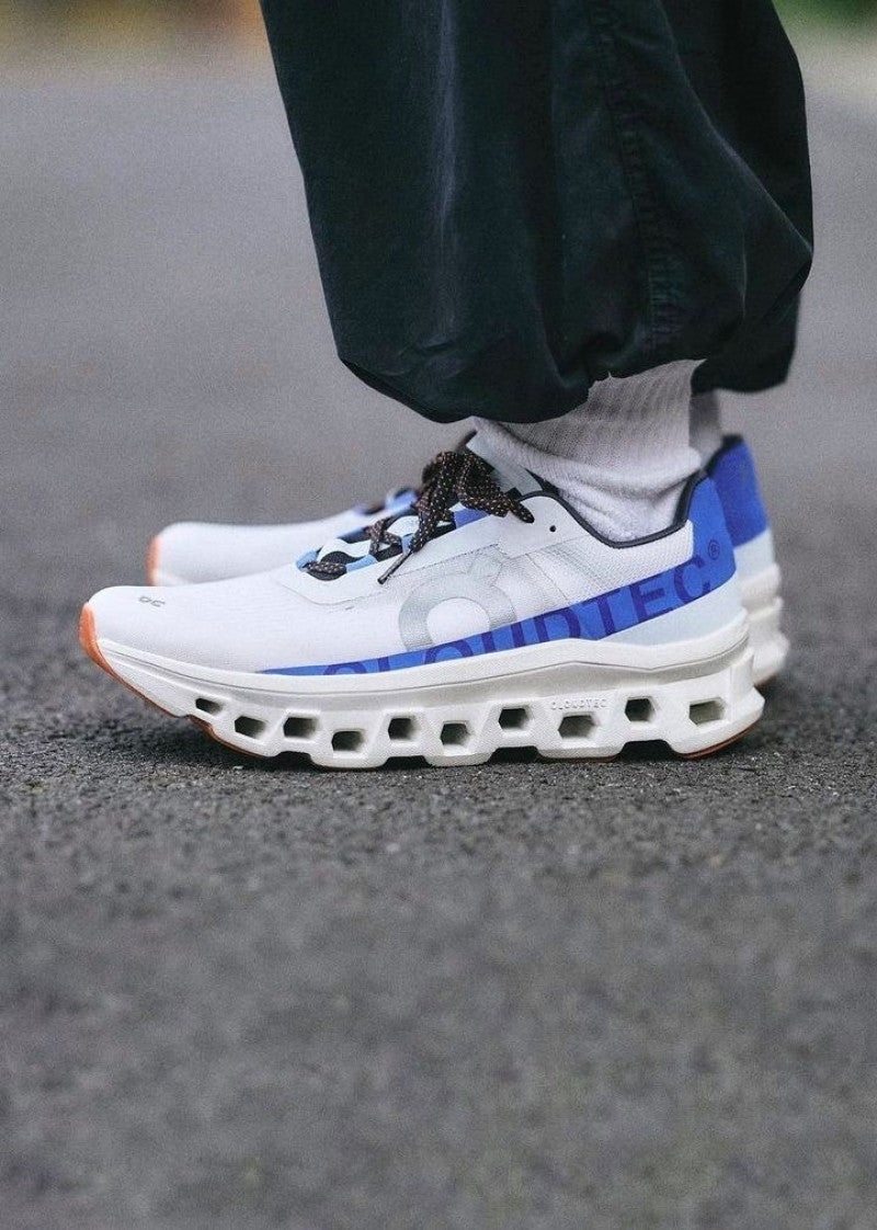On Cloud monster White blue
