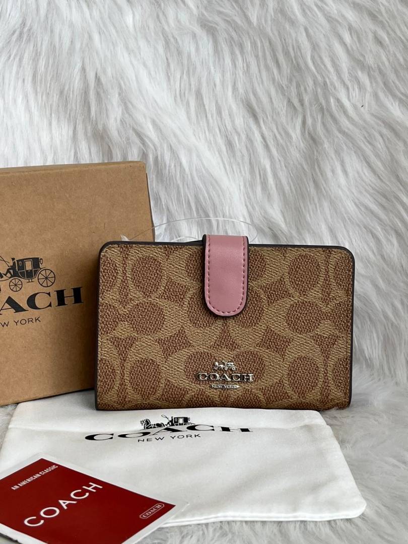 Coach_2-8_Premium_Flap_Wallet_With_OriginalBox_DustCover_Highend_Coded