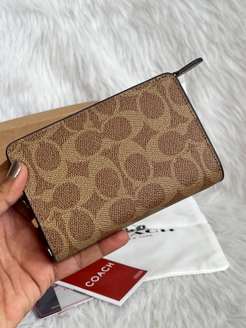 Coach_2-8_Premium_Flap_Wallet_With_OriginalBox_DustCover_Highend_Coded