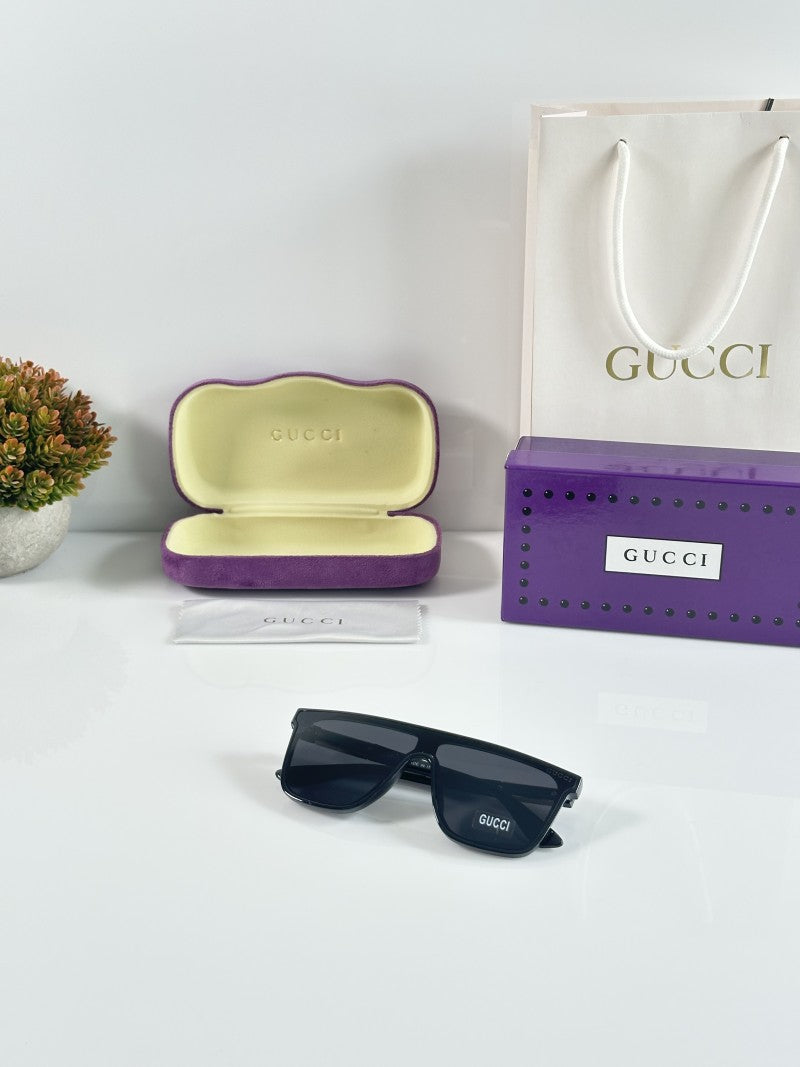 Gucci_0566_Gold_Black