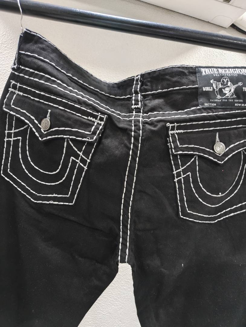 TRUE RELIGION IMPORTED STORE ARTICLE JEANS