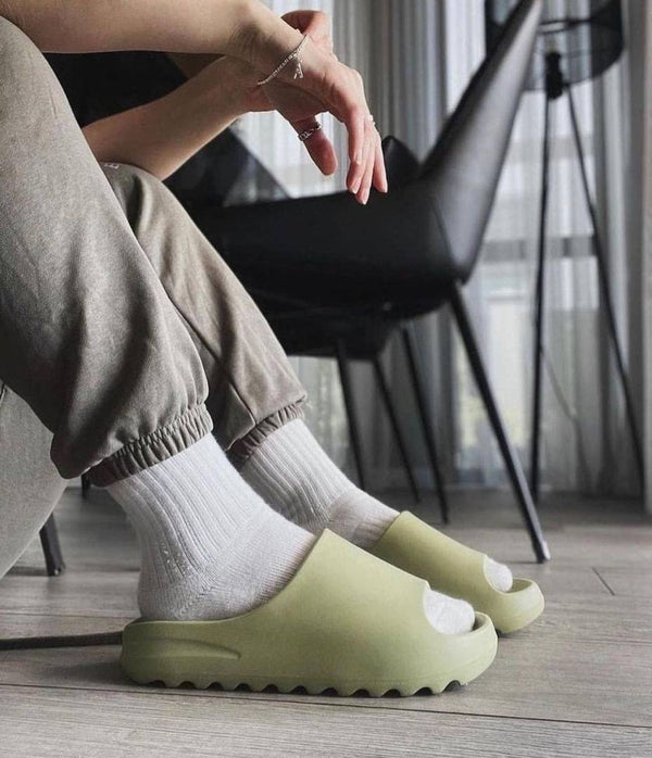 Adidas Yeezy Resin Slides For Women With Original Box