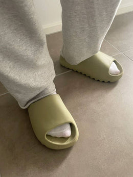 Adidas Yeezy Resin Slides For Women With Original Box