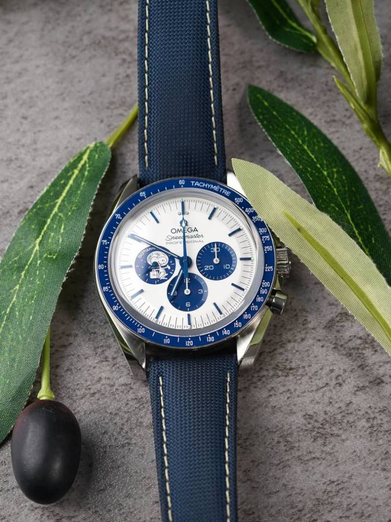 Omega speedmaster Snoopy 50Th Anniversary