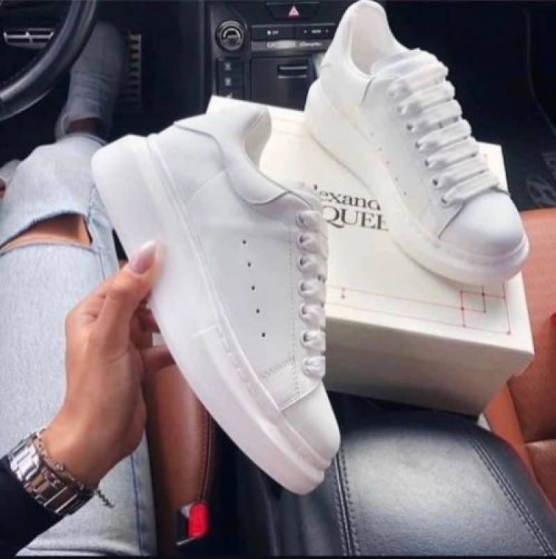 Alexandar McQueen Full White With All Accessories