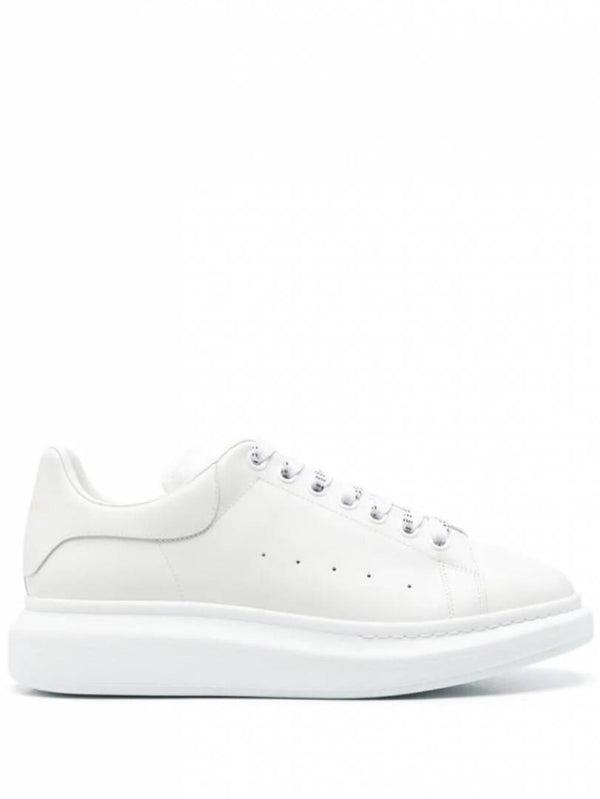 Alexandar McQueen Full White With All Accessories