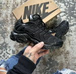 Nike AIRMAX PLUS TRIPLE BLACK