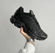 Nike AIRMAX PLUS TRIPLE BLACK