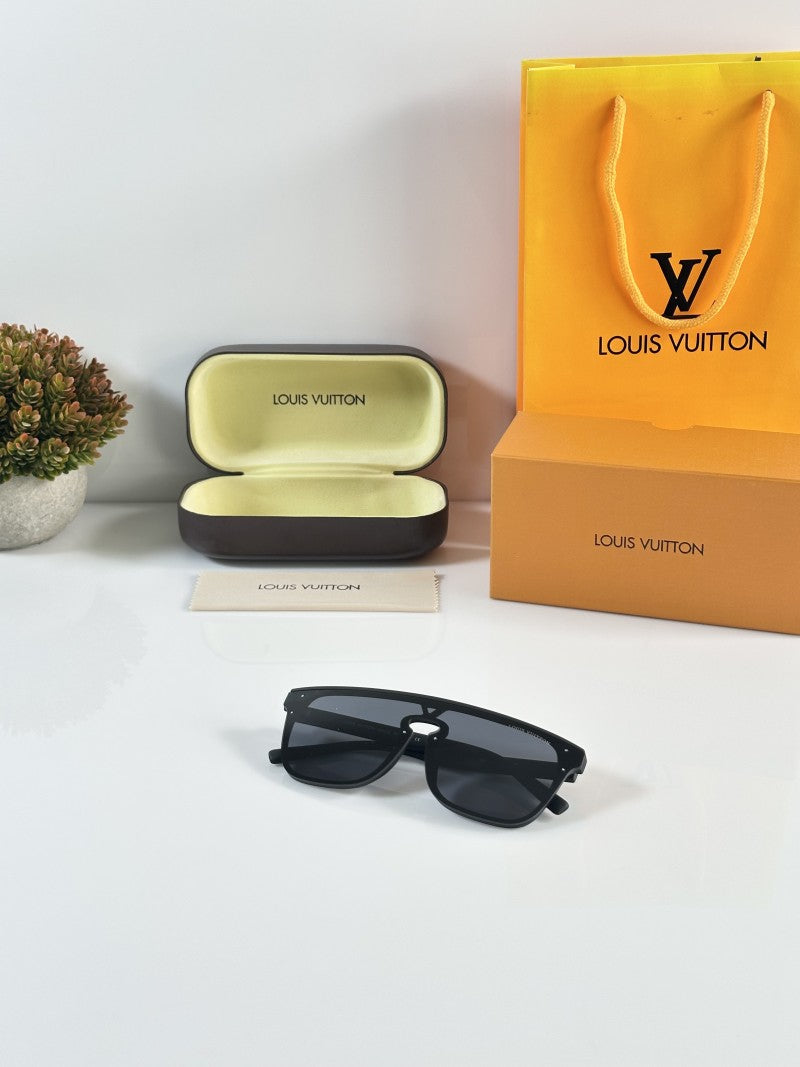 Louis Vuitton_1822_Black