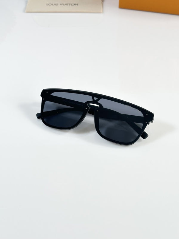 Louis Vuitton_1822_Black
