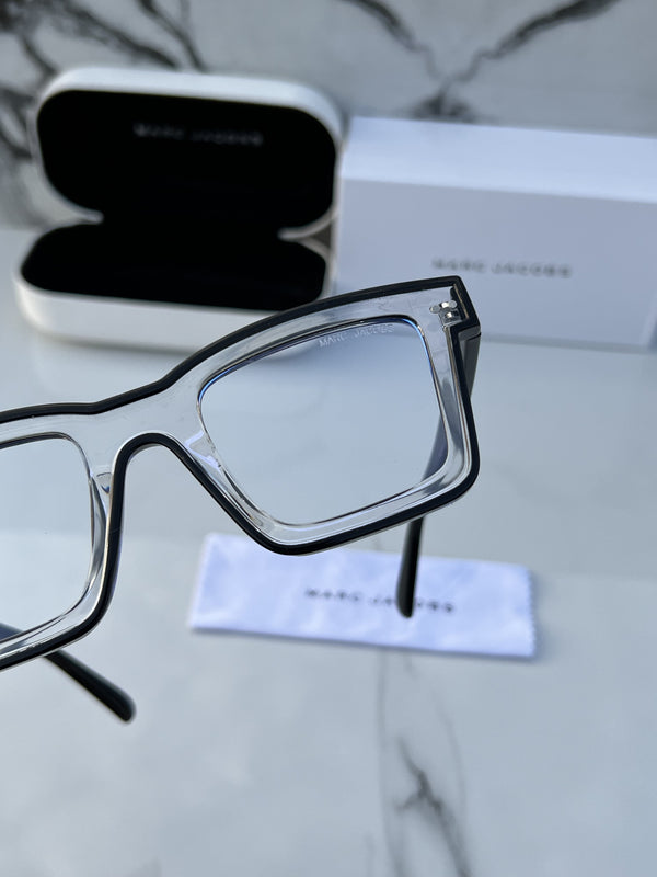 Marc_jacobs_5202_transparent_black