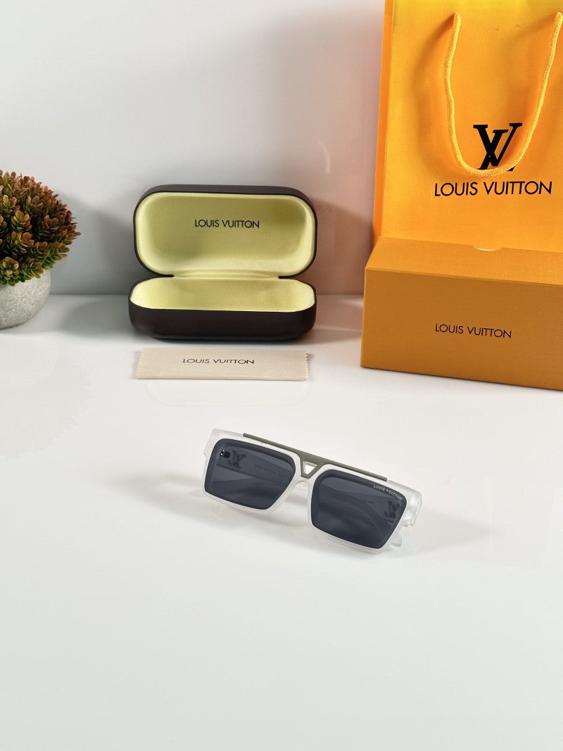Louis Vuitton_1984_Ice_Black