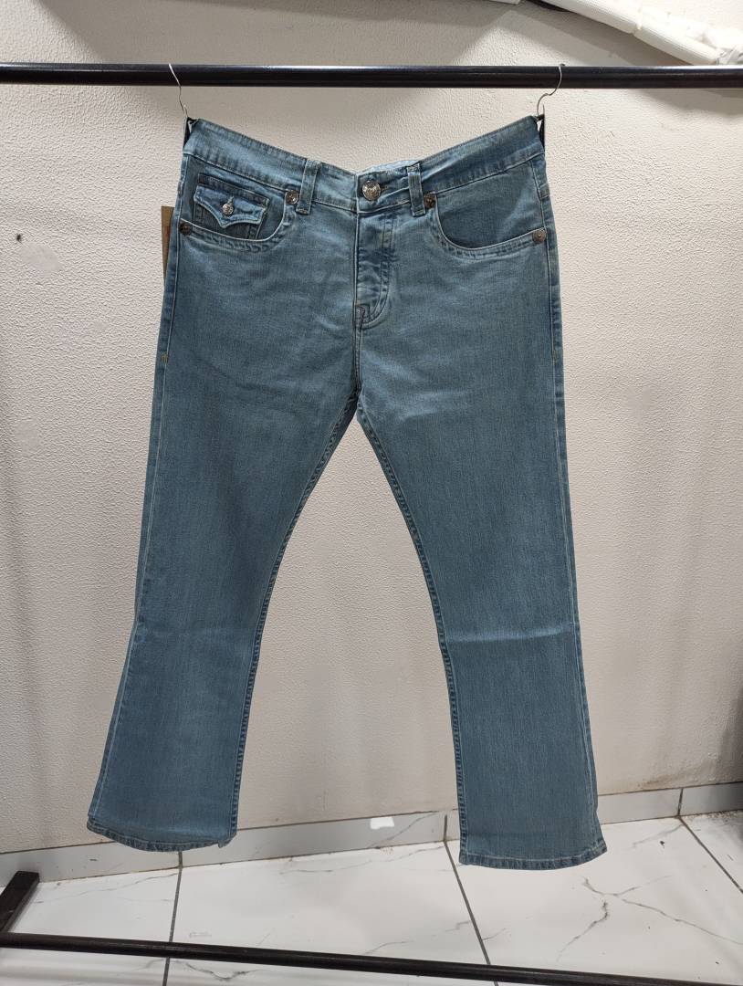 TRUE RELIGION IMPORTED STORE ARTICLE JEANS