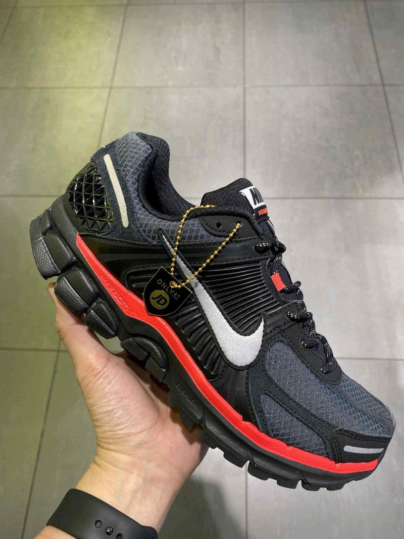 Nike zoom Vomero Bred Black