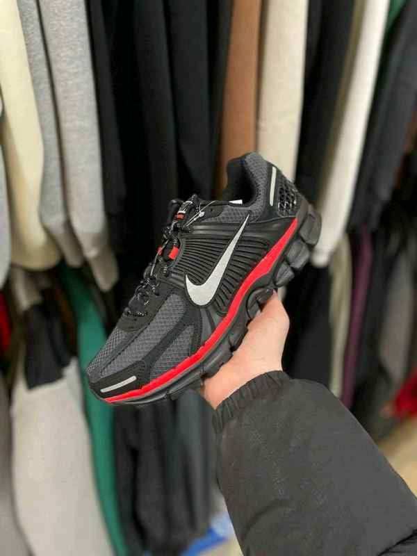 Nike zoom Vomero Bred Black