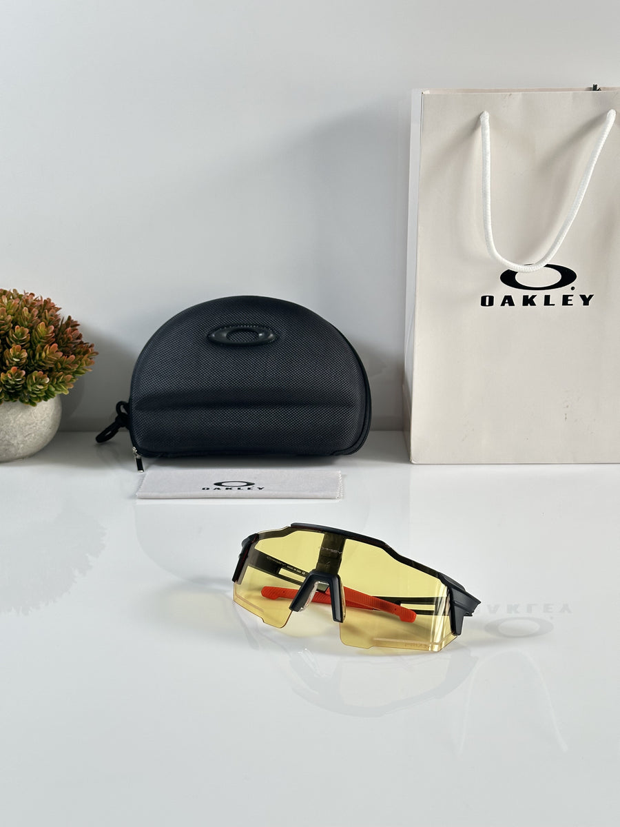 Oakley_668_Black_Yellow
