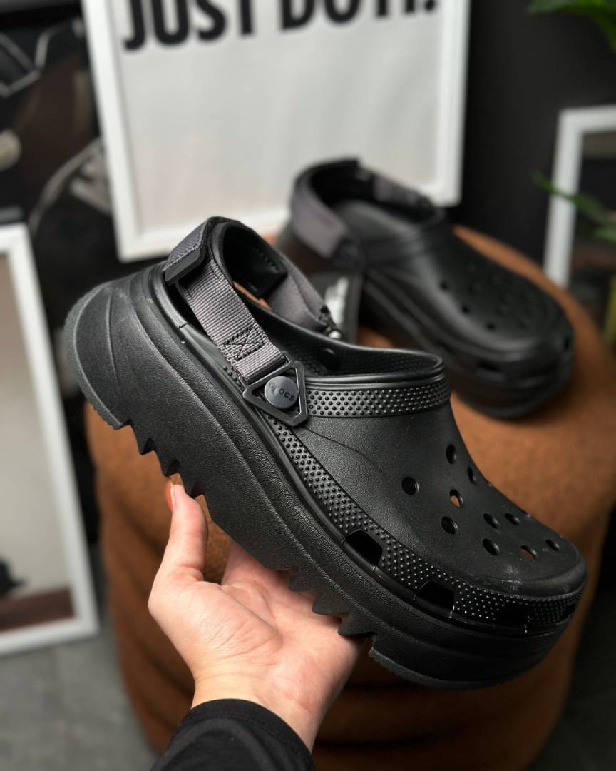 Crocs Classic Hiker Clogs All black