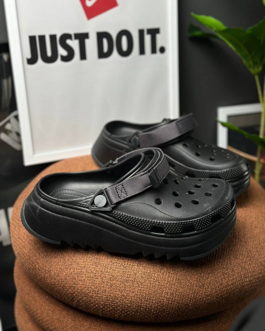 Crocs Classic Hiker Clogs All black